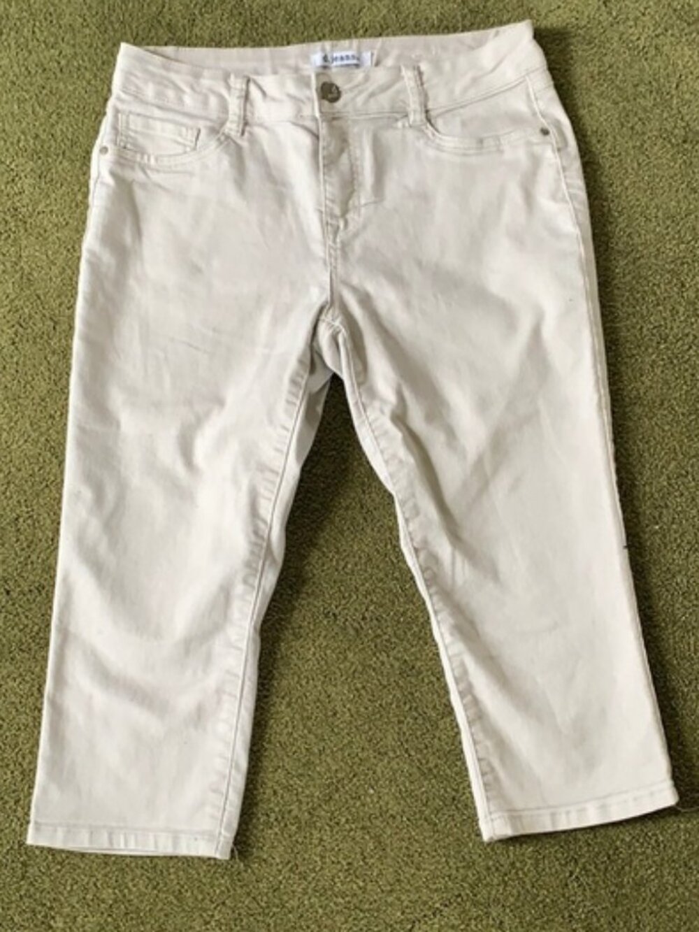 Casual Women's Cream Jeans - Classic Fit